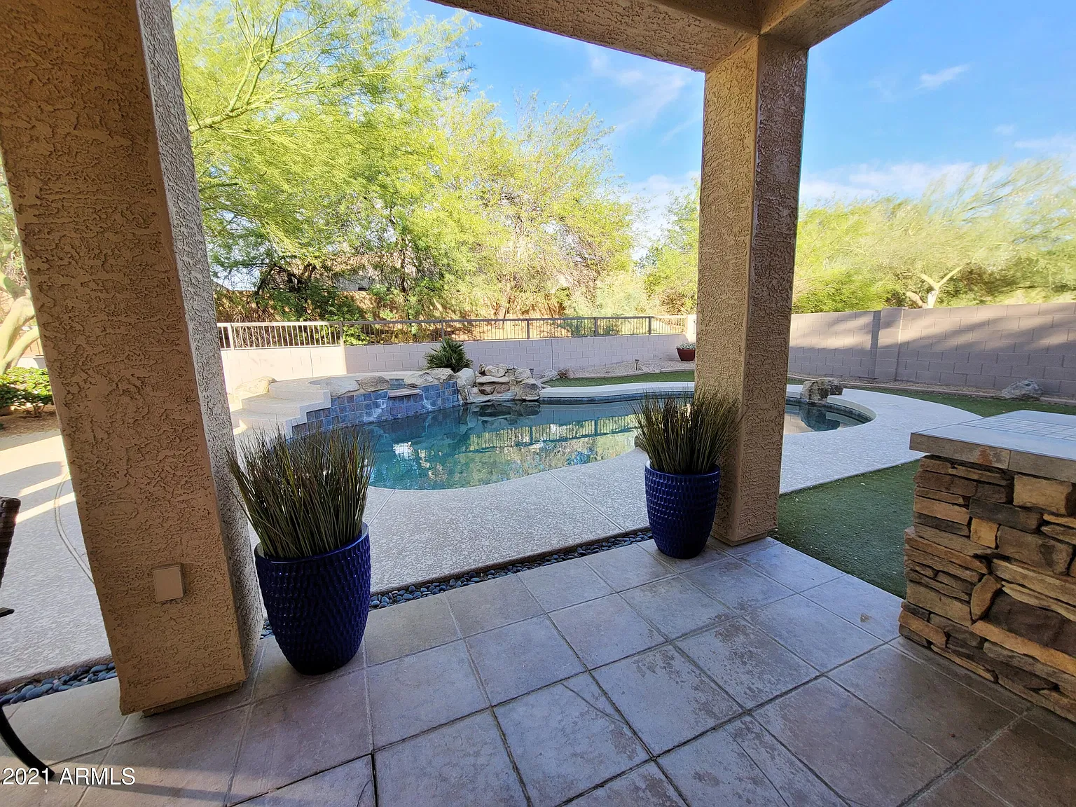 4 bed, 3.0 bath, 2451 sqft, $5,000 — Photo 2