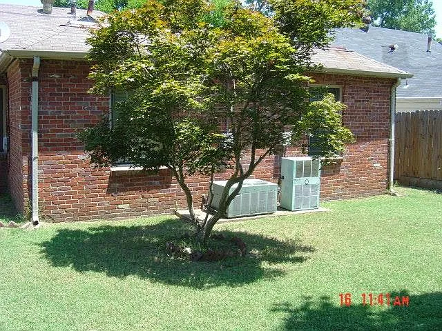 5585 Milford Road — Photo 3