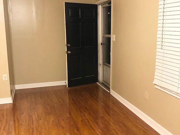 2nd image of 822 Woodcote Dr