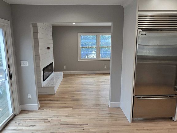 2nd image of 83 School St