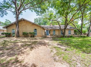 1710 Green Oaks Dr, Irving, TX 75061