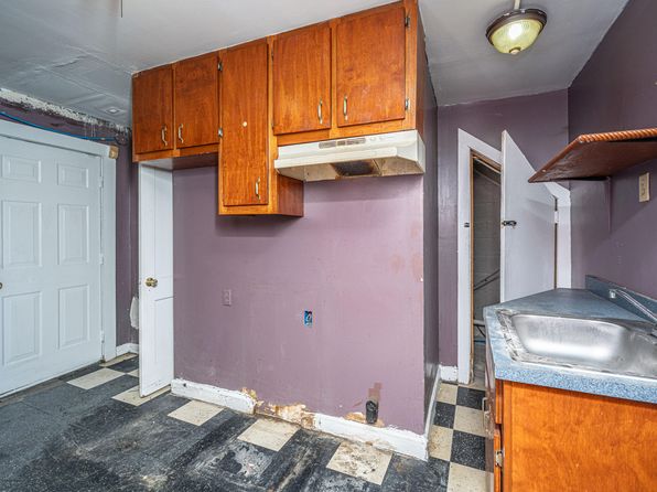 charleston-south-carolina-440949264 picture