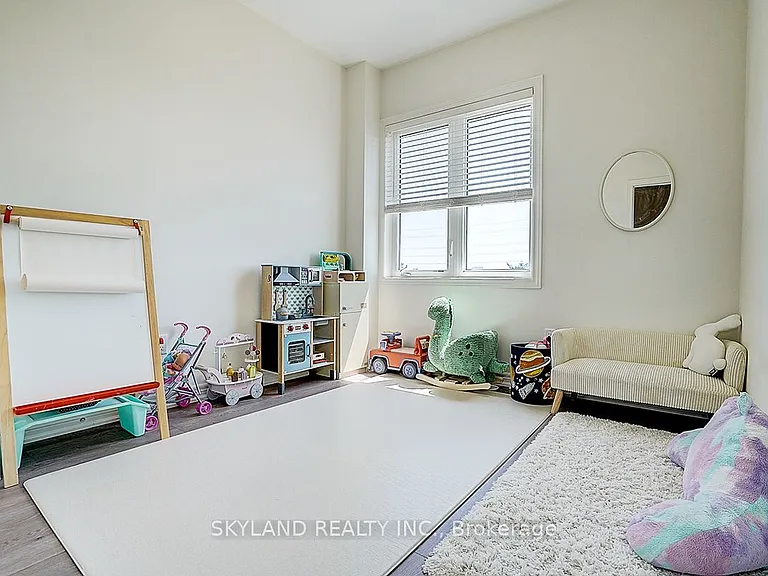 459 Dundas St E — Photo 28