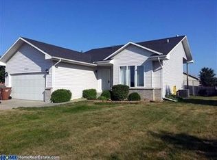 3400 Cascade Cir, Lincoln, NE 68504