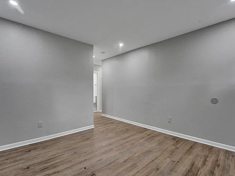 2901 Nathan Ave #B-411 — Photo 9