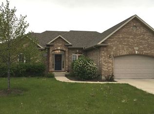 635 Nathan Lattin Ln, Sycamore, IL 60178