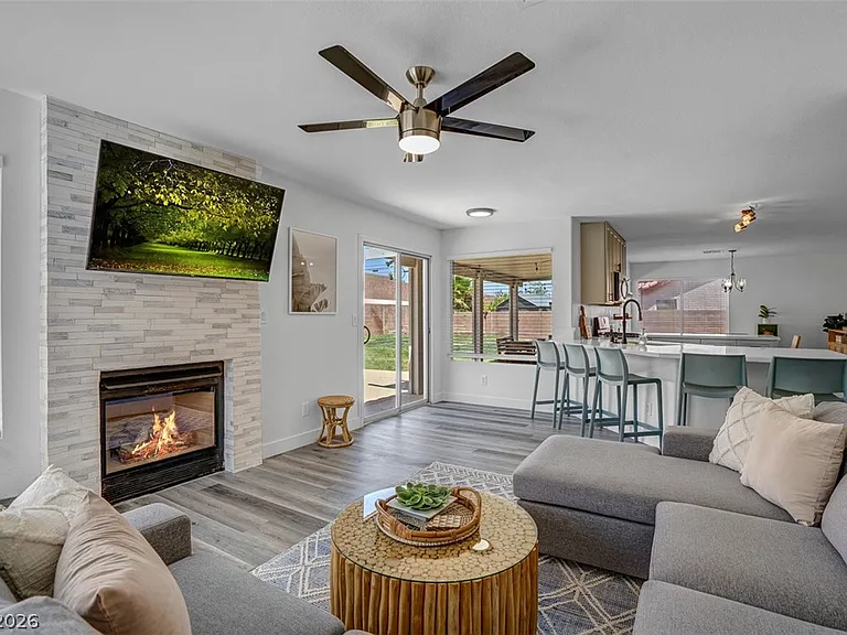 818 Holly Sprig Ct — Photo 23