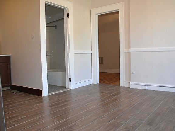 3rd image of 129 Gaston Ave