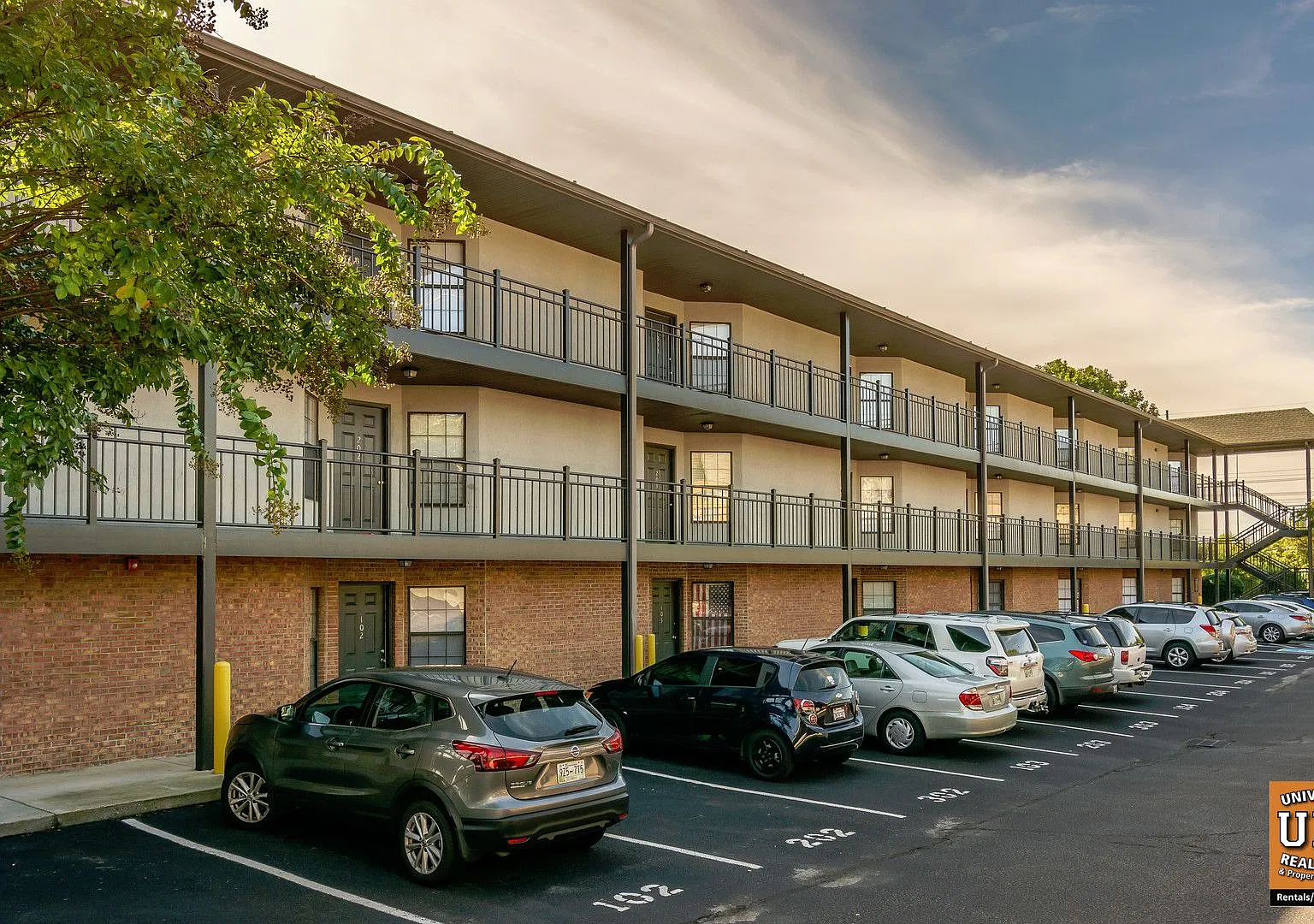 3Bed/ 2Bath ground floor unit at St. Christopher Condos for $3300 per month! Lease includes TWO p... — Photo 1