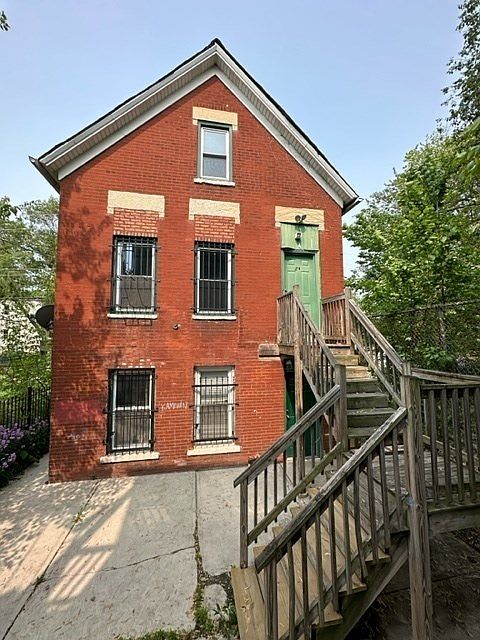 1st image of 928 N Lawndale Ave APT 2R