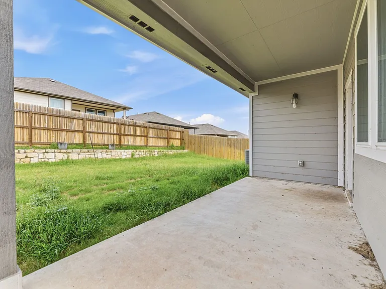 202 Eagle Mountain Trl — Photo 30
