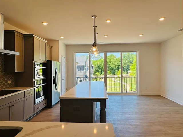 7044 Westrow Ave — Photo 8