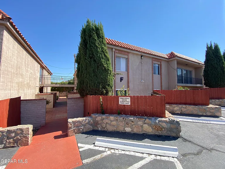 252 Shadow Mountain Dr #F1 — Photo 1
