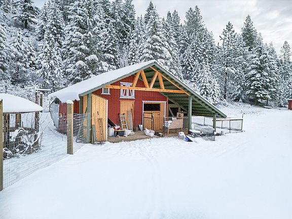 5th image of 700 Eastside Rd