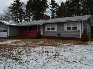 8 Woodcrest Dr, Tewksbury, MA 01876
