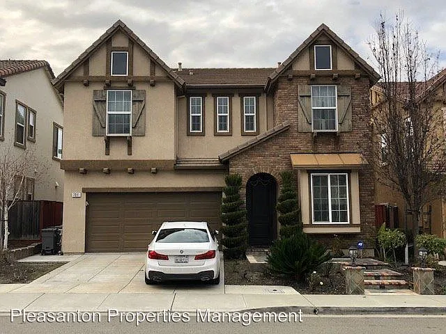 3091 Paddington Way photo 1