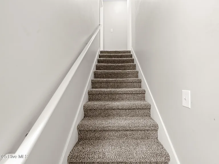 200 Druid Ct — Photo 24