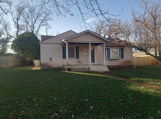 511 Santa Fe St, Halstead, KS 67056