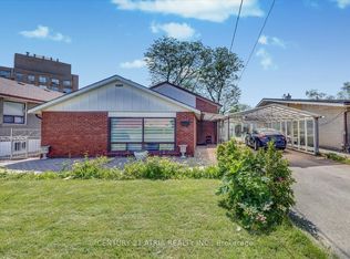 18 De Marco Blvd, Toronto, ON M6L 2W1