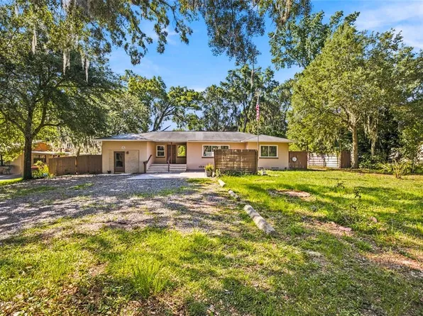 5762 SE Agnew Rd, Belleview, FL 34420