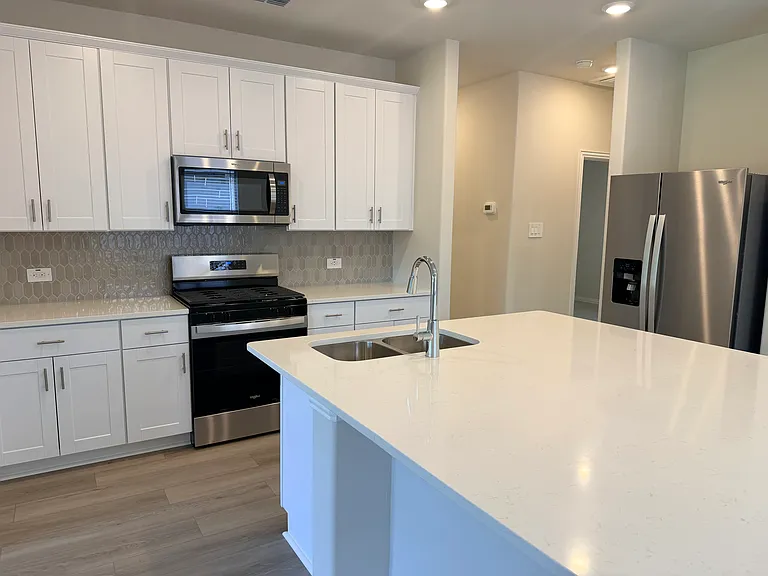 6212 Chickney Dr — Photo 3
