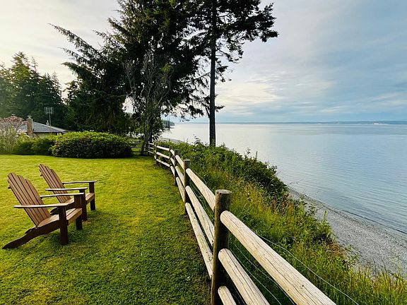 Sweeping views of Admiralty inlet