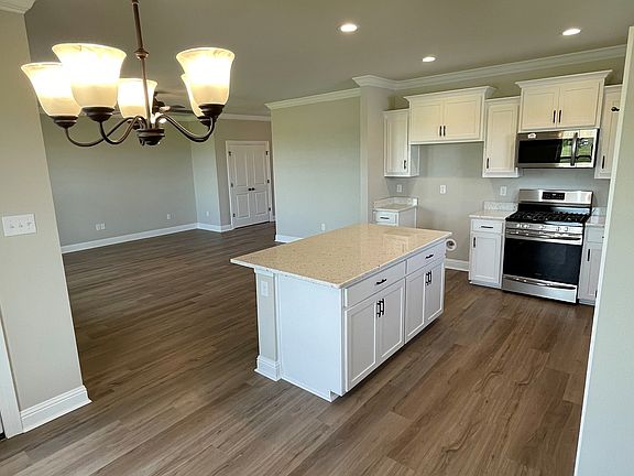 Ravenswood V A - Kitchen - DSLD Homes
