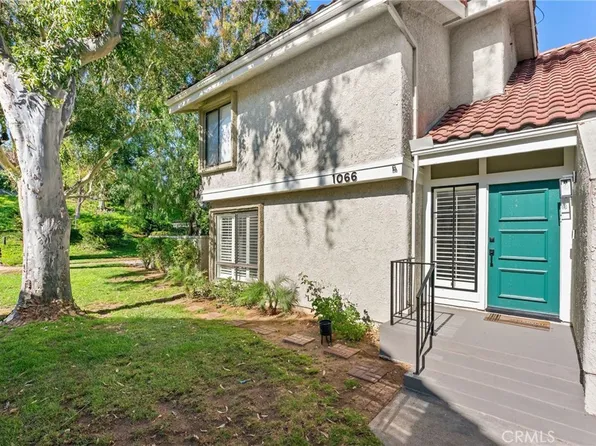1066 Sunwood Ln, Oak Park, CA 91377