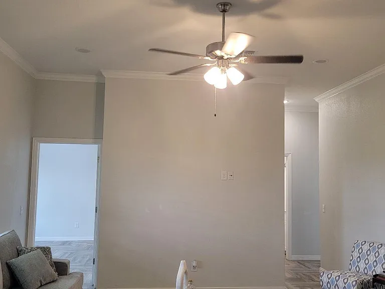 117 E Valley Dr — Photo 10