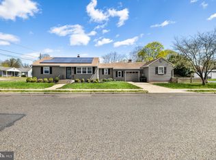 15 N Cedar Ave, Bellmawr, NJ 08031