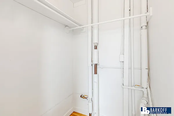 Rented by Barkoff Residential  | media 36