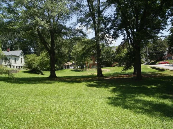 581 Bradford St NW #1, Gainesville, GA 30501