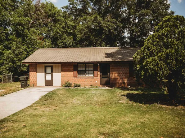 502 Peachtree St, Fort Valley, GA 31030