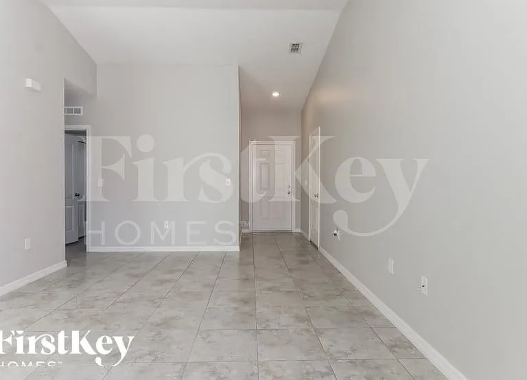 1810 SW Effland Ave — Photo 5