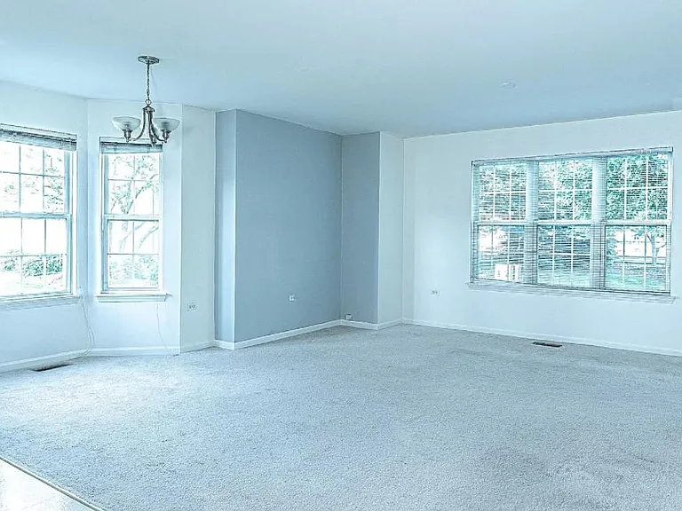 2920 Bartlett Ct — Photo 4