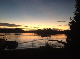 4318 Highcrest Dr APT 4, Brighton, MI 48116