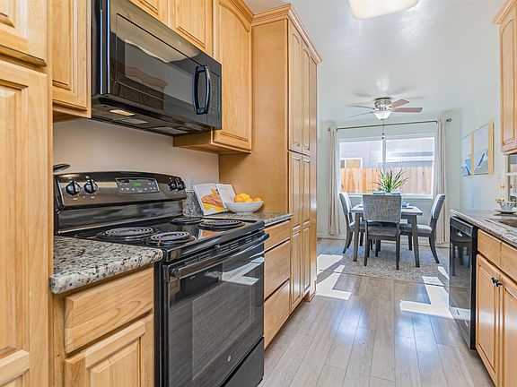 4th image of 1512 Manzanita Ln