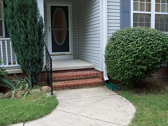 CURVED ENTRANCE