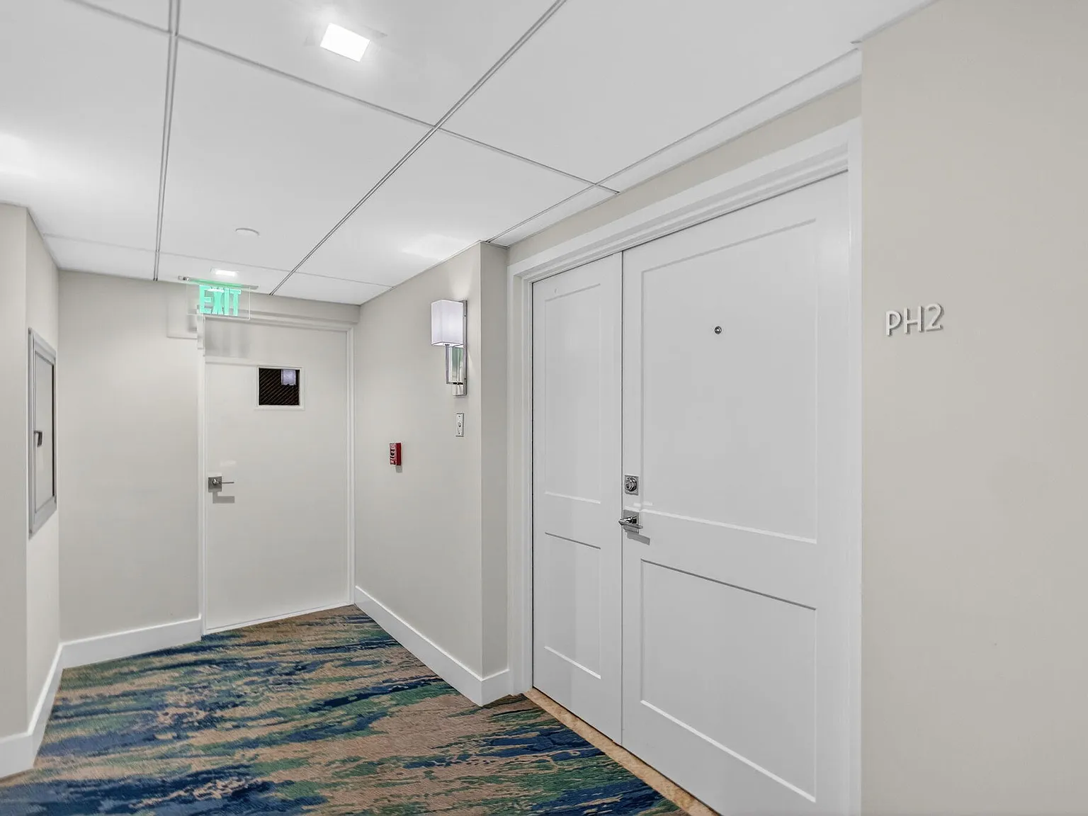 3 bed, 3.0 bath, 1734 sqft, $8,000 — Photo 2