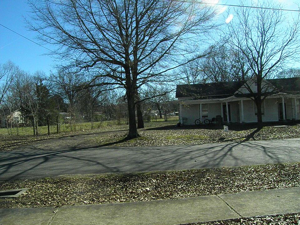 2nd image of 1120 E Short Mountain St
