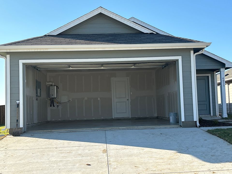 1st image of 40 Equestrian Dr