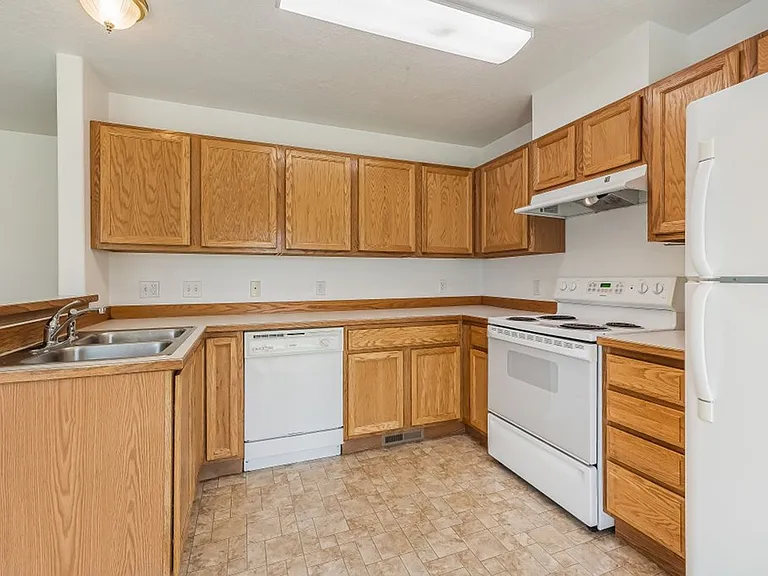 1620 E Coeur D Alene Ave — Photo 8