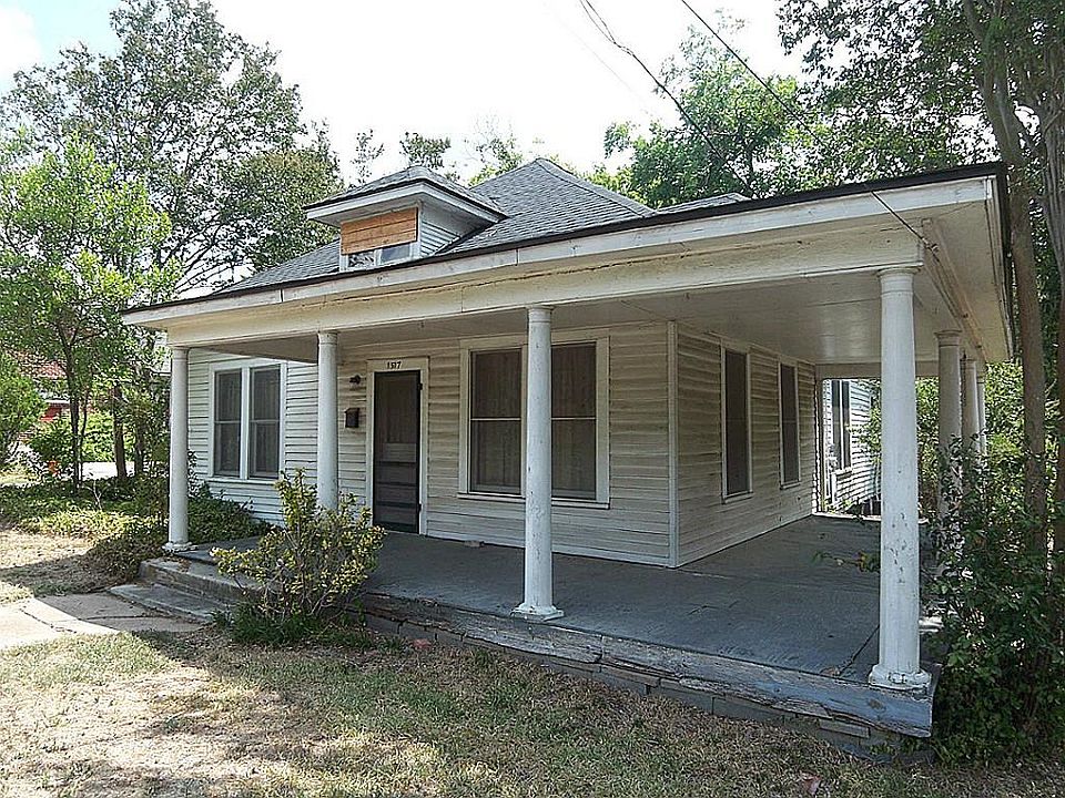 Front View of Home