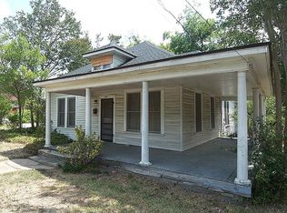 1517 Avenue O, Huntsville, TX 77340