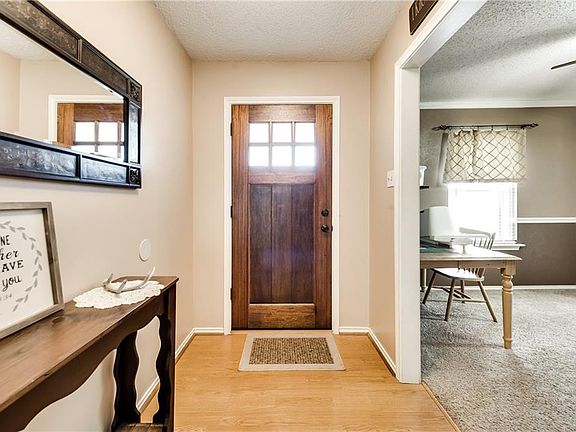 3rd image of 1028 Heath Cir