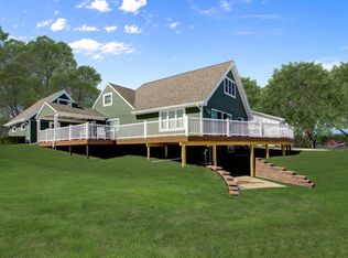 N7360 Chapel Dr, Whitewater, WI 53190