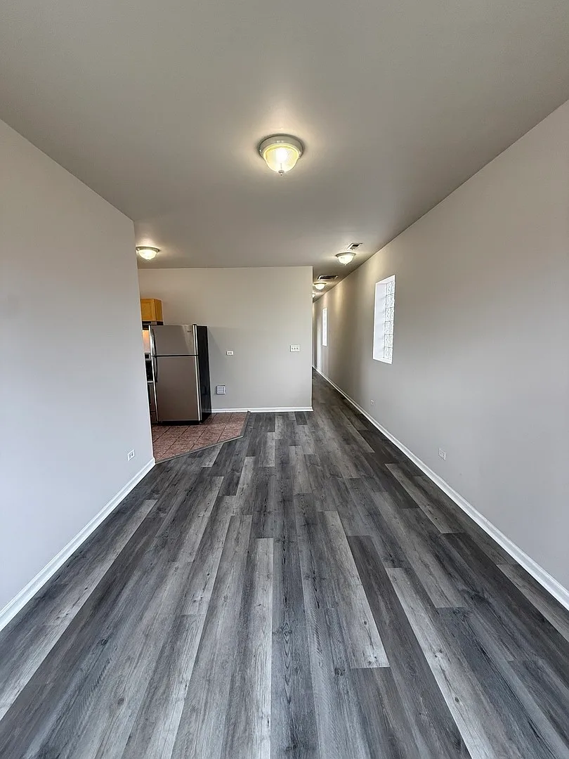 3 bed, 1100 sqft, $1,600 — Photo 2