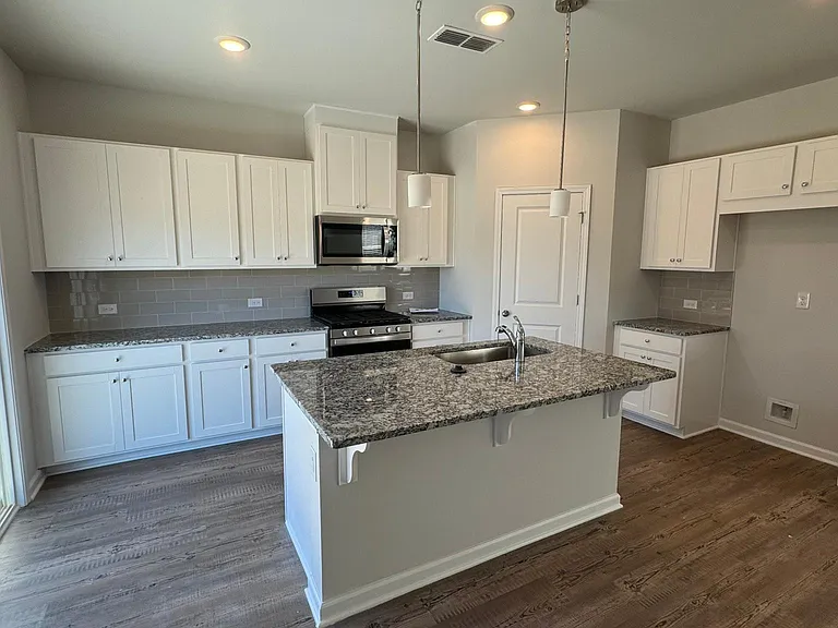 2110 Ecoland Dr — Photo 10