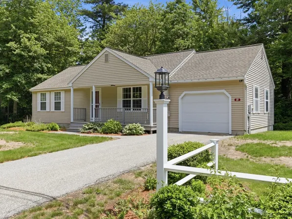 27 Saint John Lane, Hampstead, NH 03841