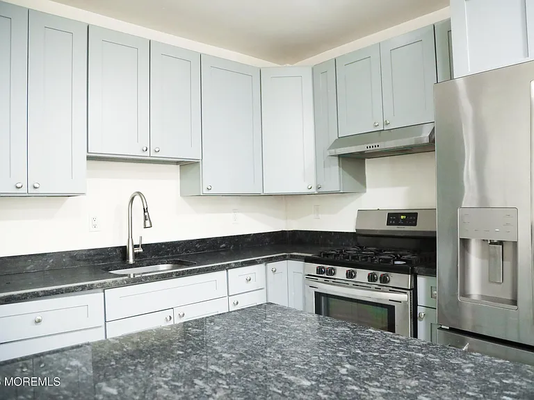 101 Anelve Ave #5 — Photo 6